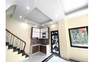 Bán nhà Hoàng Mai, LÔ GÓC, ô tô 45 chỗ đỗ cửa, kinh doanh đỉnh,38 m2, 4.5 tỷ.